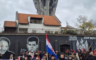 Hodočašće Osijek – Vukovar: učenici Strojarske tehničke škole Osijek u koloni sjećanja